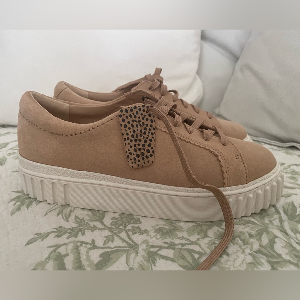 Clarks Women's Tan Suede Platform Sneakers with White Sole